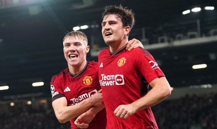 Bộ đôi MU nhận hình phạt khó đỡ trước trận gặp Chelsea