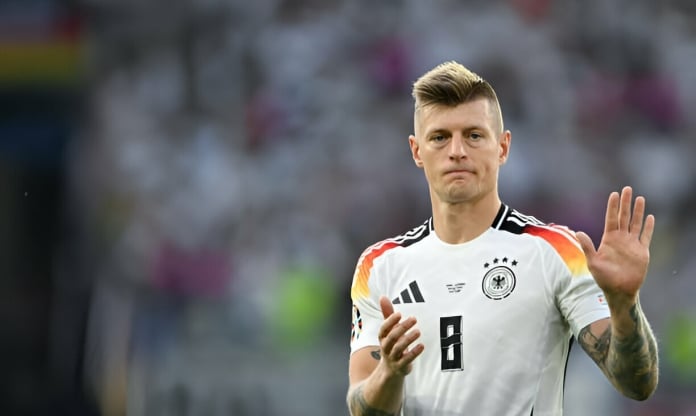 Toni Kroos vô duyên trong ngày giã từ sự nghiệp bóng đá