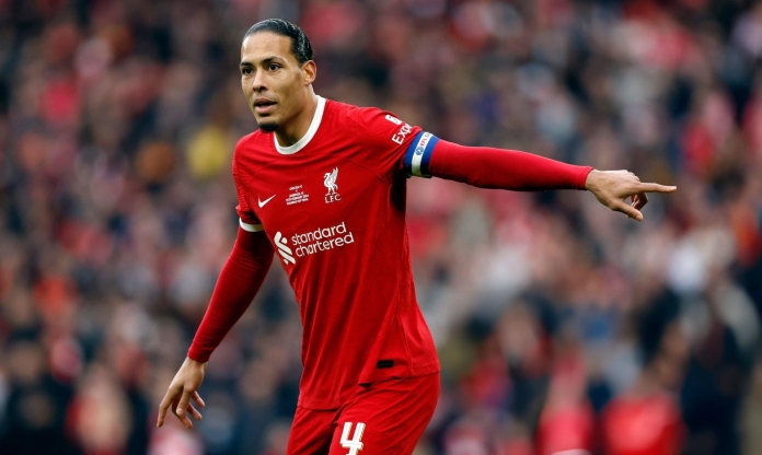 Van Dijk tuyên bố về tương lai, ra 'chỉ thị' đặc biệt với Liverpool