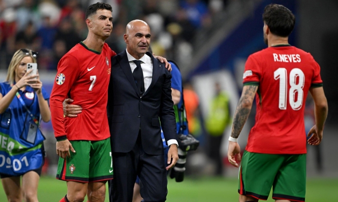 Bảo vệ Ronaldo, HLV Bồ Đào Nha khẳng định nắm giữ 'bí mật' học trò