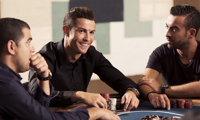 Những sở thích độc lạ của Ronaldo: Chơi poker, sở hữu siêu xe và...