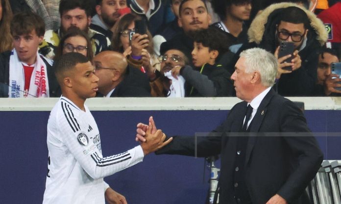 Ancelotti đích thân bảo vệ Mbappe, lấy minh chứng từ bản thân