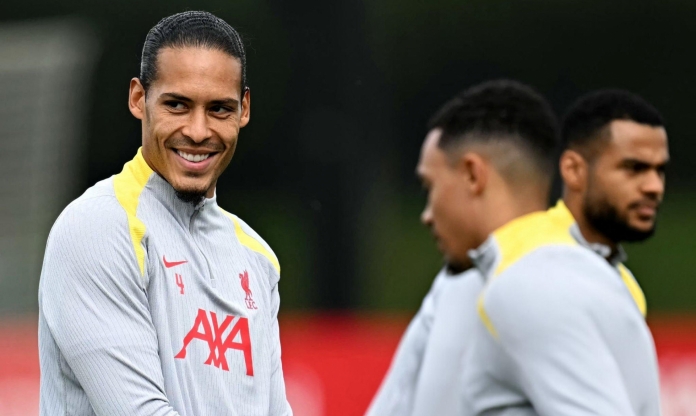 Van Dijk lên tiếng về tương lai 'mông lung' tại Liverpool