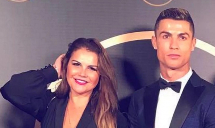 Chị gái Ronaldo yêu cầu gỡ tin chuyển nhượng về em trai