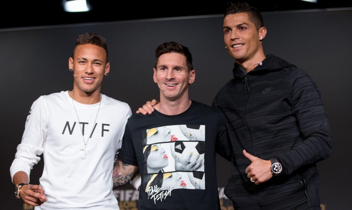 Mặc kệ Messi, Neymar bất ngờ 'về phe' Ronaldo