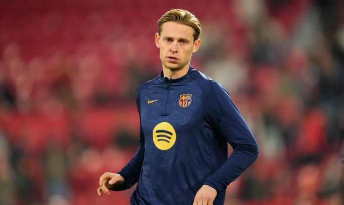 Barca để mắt tới 'máy chạy' của Liverpool, ra giá cho De Jong