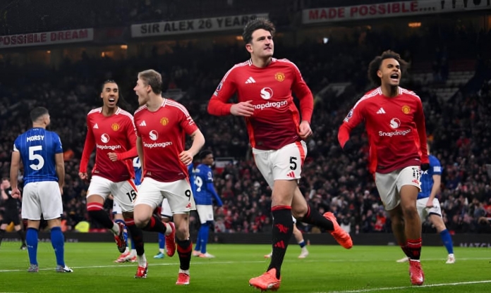 Maguire tỏa sáng, MU nhọc nhằn đánh bại Ipswich Town