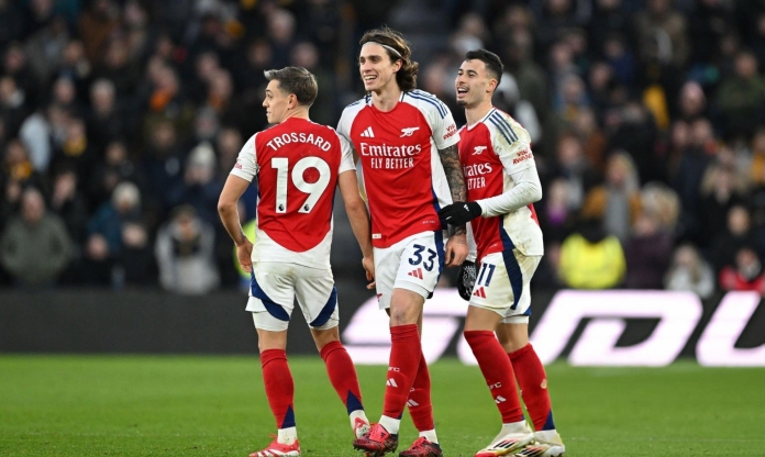 Vừa 'buông vô địch', Arsenal lại phải bán gấp trụ cột