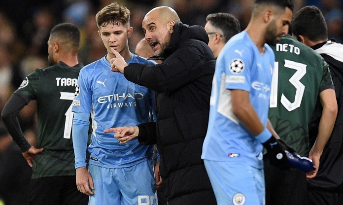 Được liên hệ với MU, Pep Guardiola 'trừng phạt' sao Man City