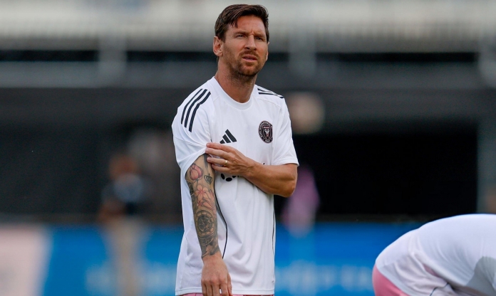 Messi nhận 'đề nghị' trở về quê nhà Argentina