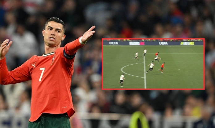 Tại sao bàn thắng của Ronaldo không việt vị?