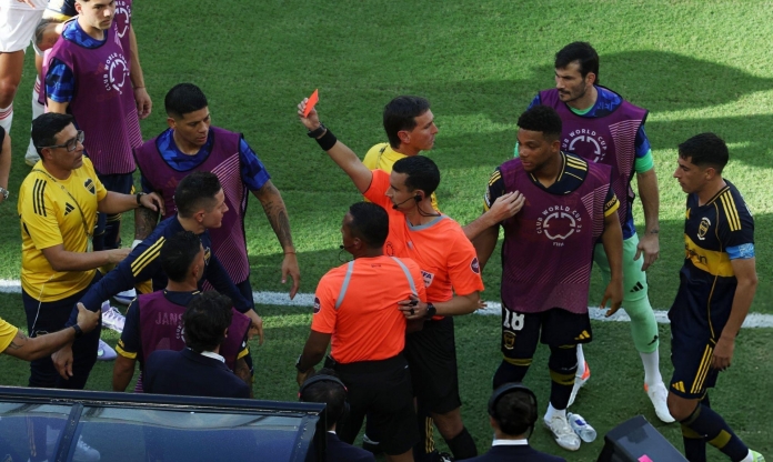 Cựu sao MU 'châm ngòi' trong trận cầu 3 thẻ đỏ tại Club World Cup