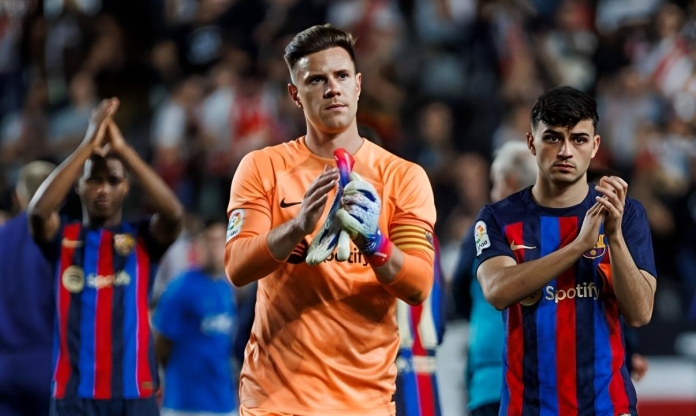 Đội trưởng Barca 'bán sống bán chết' ở lại Camp Nou
