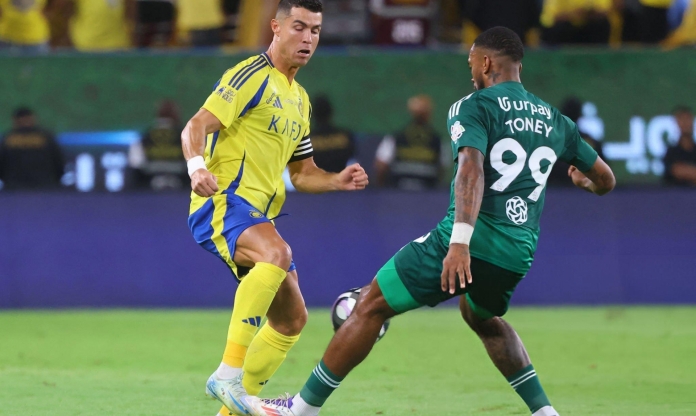 Cải tổ hàng công, MU nhắm đối trọng của Ronaldo tại Ả Rập