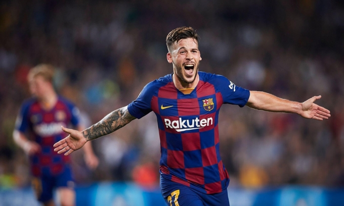 Cựu sao Barca nhập viện vì bị chó cắn vào... 'chỗ hiểm'