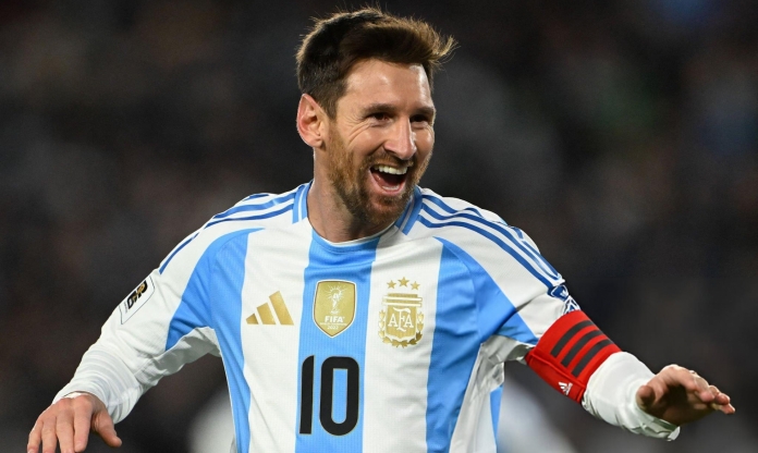 Messi 'quay xe', tiếp tục thi đấu tại Argentina