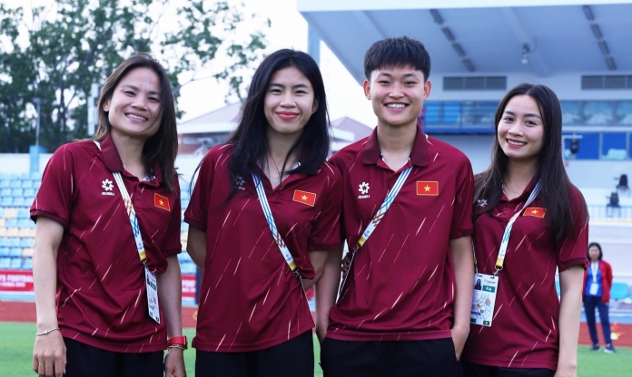 Dàn 'vợ quốc dân' gửi lời chúc tới U22 Việt Nam trước bán kết SEA Games