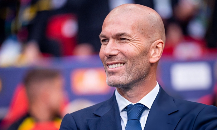 HLV Zidane nói thẳng về khả năng tái xuất Real