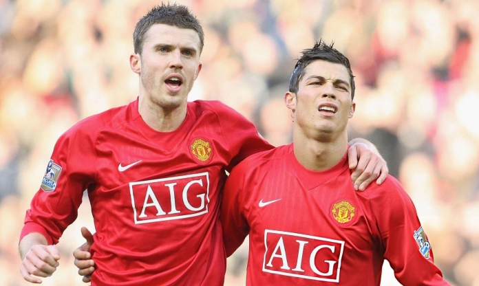 HLV Carrick ngăn cản cơ hội Ronaldo tái ngộ MU