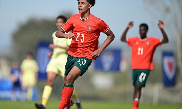 Con trai Ronaldo chuẩn bị ra mắt tại Bồ Đào Nha