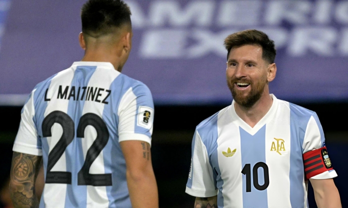 'Chân gỗ' Argentina dính chấn thương, Messi ngao ngán
