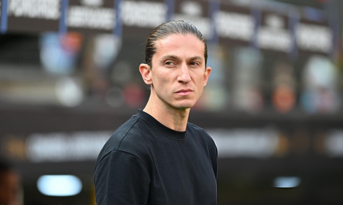 HLV Filipe Luis bị sa thải ngay sau chiến thắng 8-0