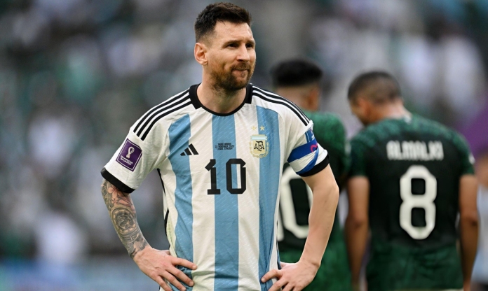 Messi nhận tin không thể buồn hơn trên tuyển Argentina