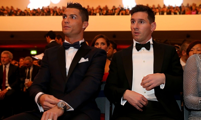 Messi và Ronaldo chuẩn bị cạnh tranh Quả bóng Vàng