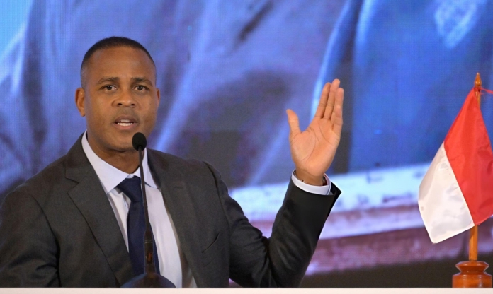 Rời Indonesia, HLV Patrick Kluivert đi thẳng tới World Cup 2026