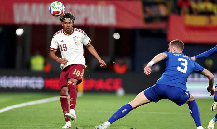 Yamal im tiếng, Tây Ban Nha vẫn thắng dễ Serbia