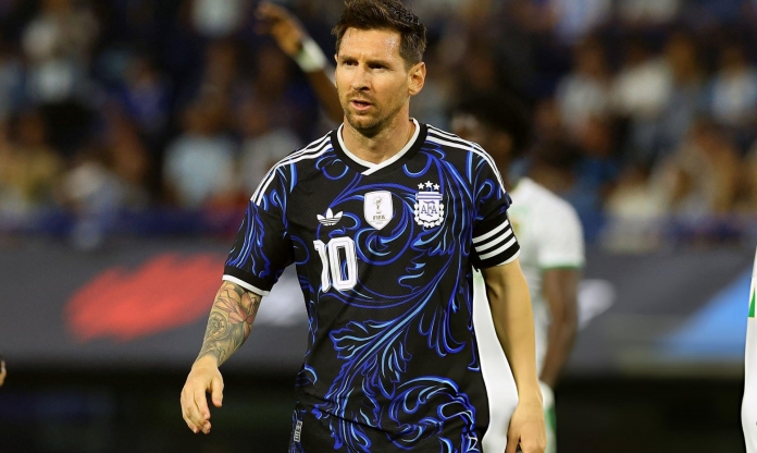 Messi mờ nhạt, Argentina thắng nhọc đội châu Phi