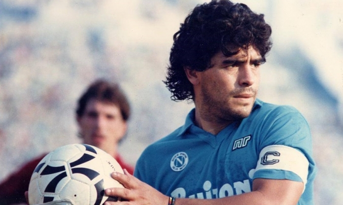 Bí ẩn sau khi Diego Maradona qua đời, 8 người đối mặt 25 năm trong song sắt