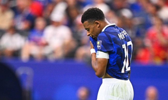 Mbappe trắng tay sau cú ngã của Pháp: Quả bóng vàng cũng đi xa
