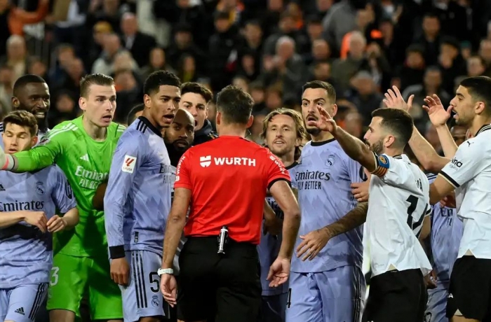 Real Madrid tiếp tục gây áp lực lên 1 trọng tài ở La Liga