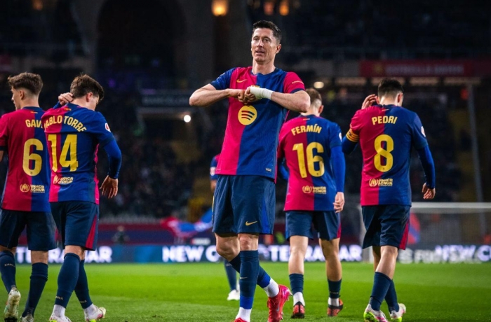 Barca nhắm nhà vô địch World Cup thay thế Lewandowski