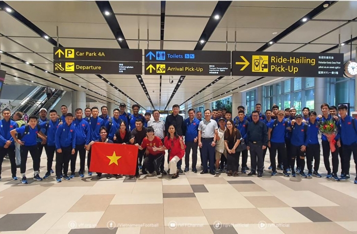 Tin tức AFF Cup 2024 mới nhất tối 23/12: ĐT Việt Nam cập bến Singapore, Xuân Son nói điều cực bất ngờ