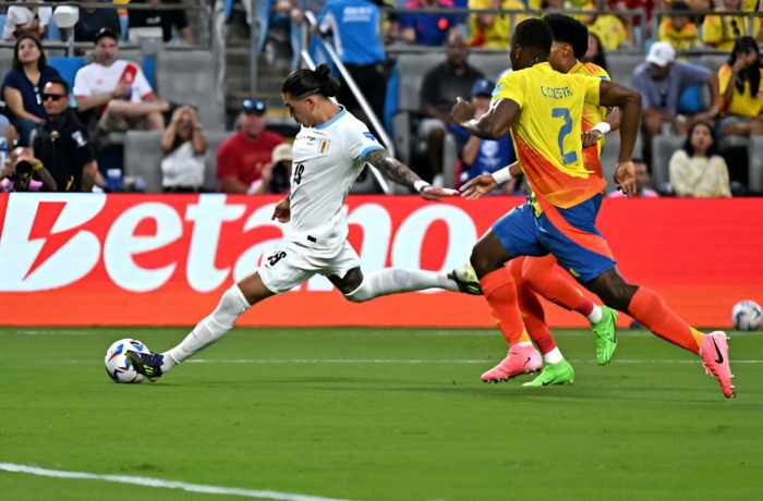 Trực tiếp Uruguay 0-1 Colombia: Tấn công tổng lực