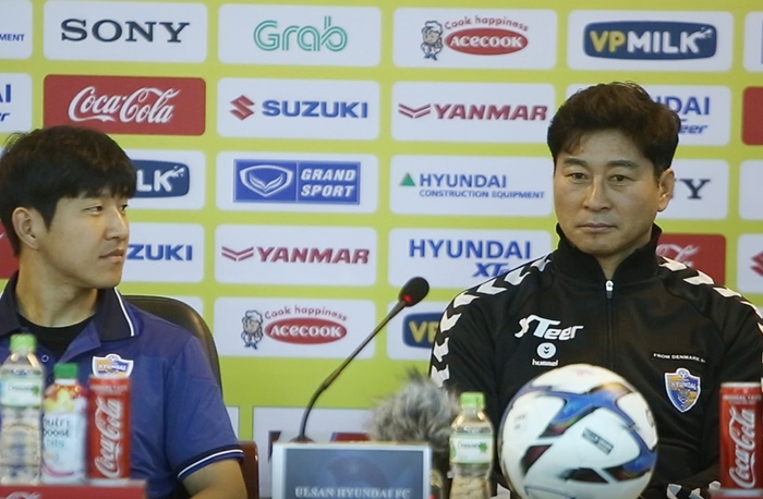 HLV Ulsan Hyundai: 'Tôi muốn chọn Quang Hải về đội của mình'