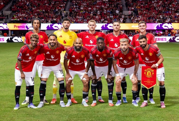 CĐV dành cả 'thanh xuân' chỉ để đổi tên thành Manchester United