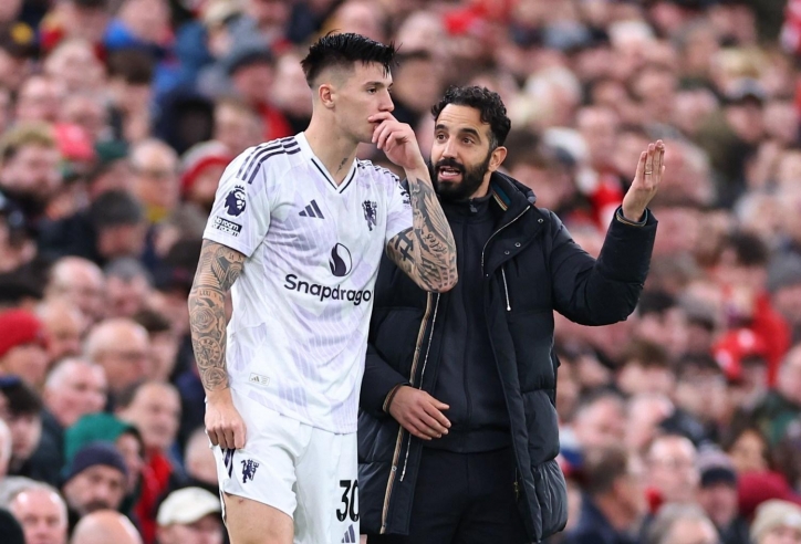 Ruben Amorim thừa nhận Benjamin Sesko đang 'vật lộn' tại MU