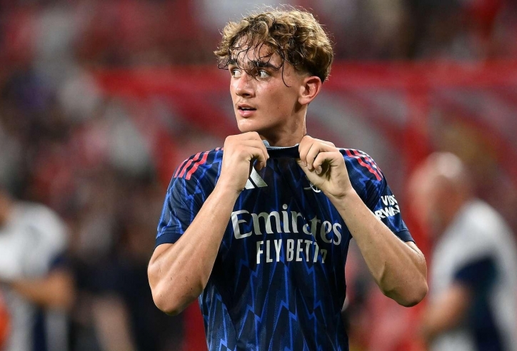 Thần đồng Arsenal nhận được lời khuyên quý giá