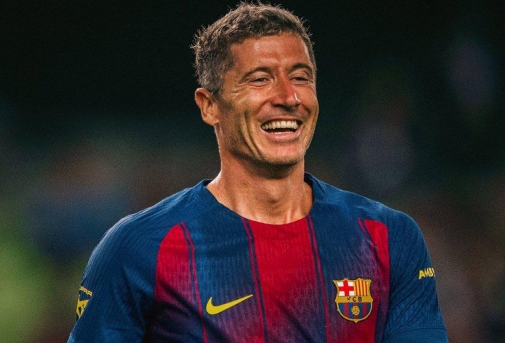Robert Lewandowski sẽ không rời Barca?