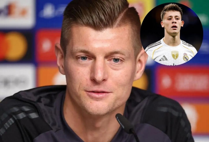 Toni Kroos nhận xét thẳng về 'truyền nhân' của mình ở Real Madrid