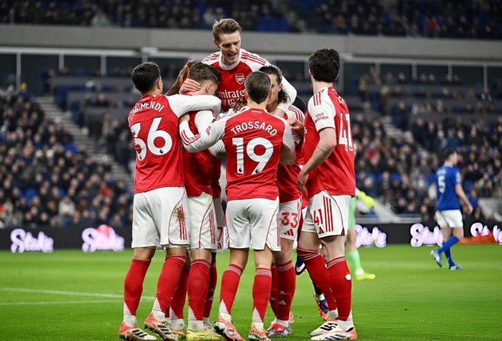 Arsenal hưởng lợi lớn nhờ sai lầm của VAR
