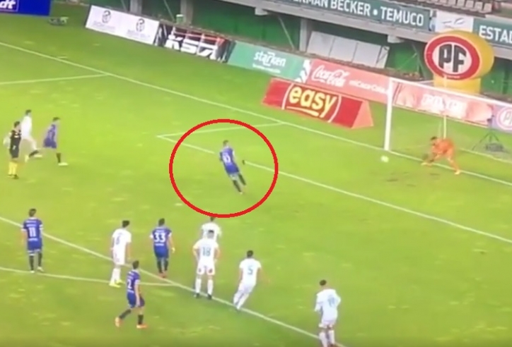 VIDEO: Quả penalty 'quê' nhất thế giới, tồi tệ hơn cả Aguero