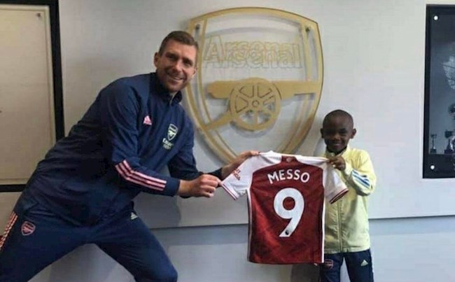 Không mua được Messi, Arsenal chính thức chiêu mộ Leo Messo