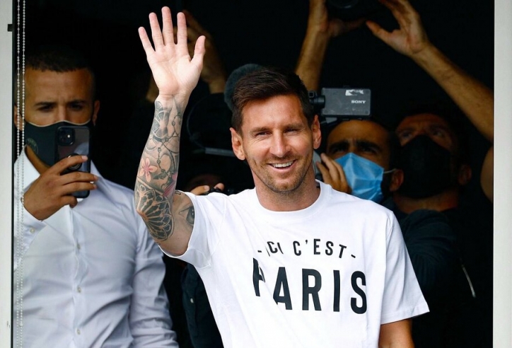 Messi chính thức gia nhập Paris Saint-Germain