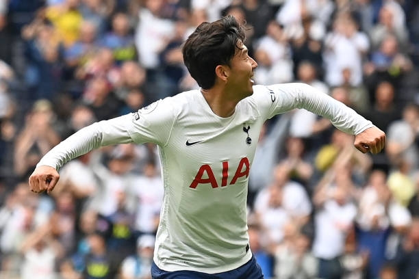 Son Heung-min tỏa sáng đưa Tottenham dẫn đầu Ngoại hạng Anh