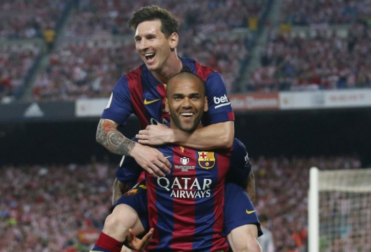 CHÍNH THỨC: 'Ông vua danh hiệu' trở lại Barcelona