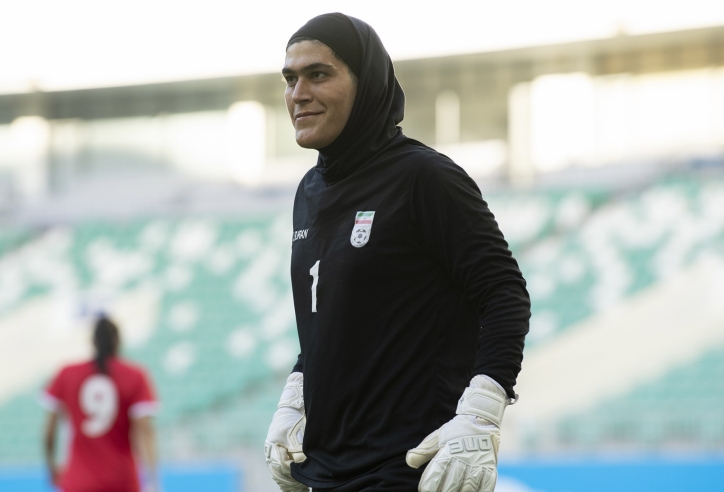 NÓNG: Bóng đá châu Á gặp 'biến', Iran bị kiện lên AFC vì nghi vấn thủ môn